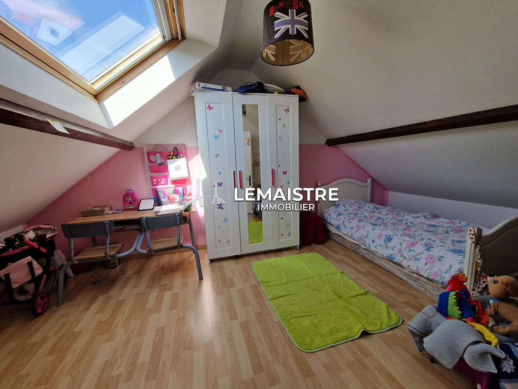 Maison à LES TROIS-PIERRES