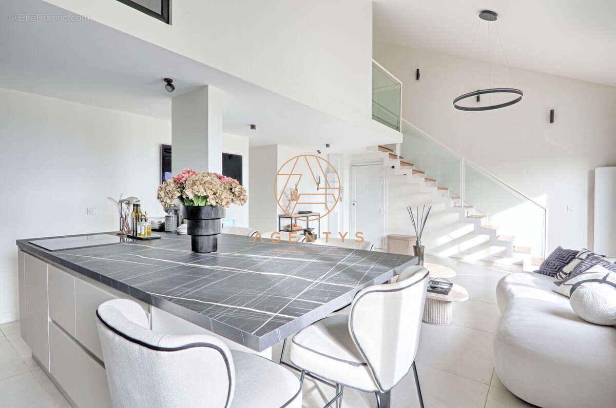 Appartement à SAINT-MAUR-DES-FOSSES