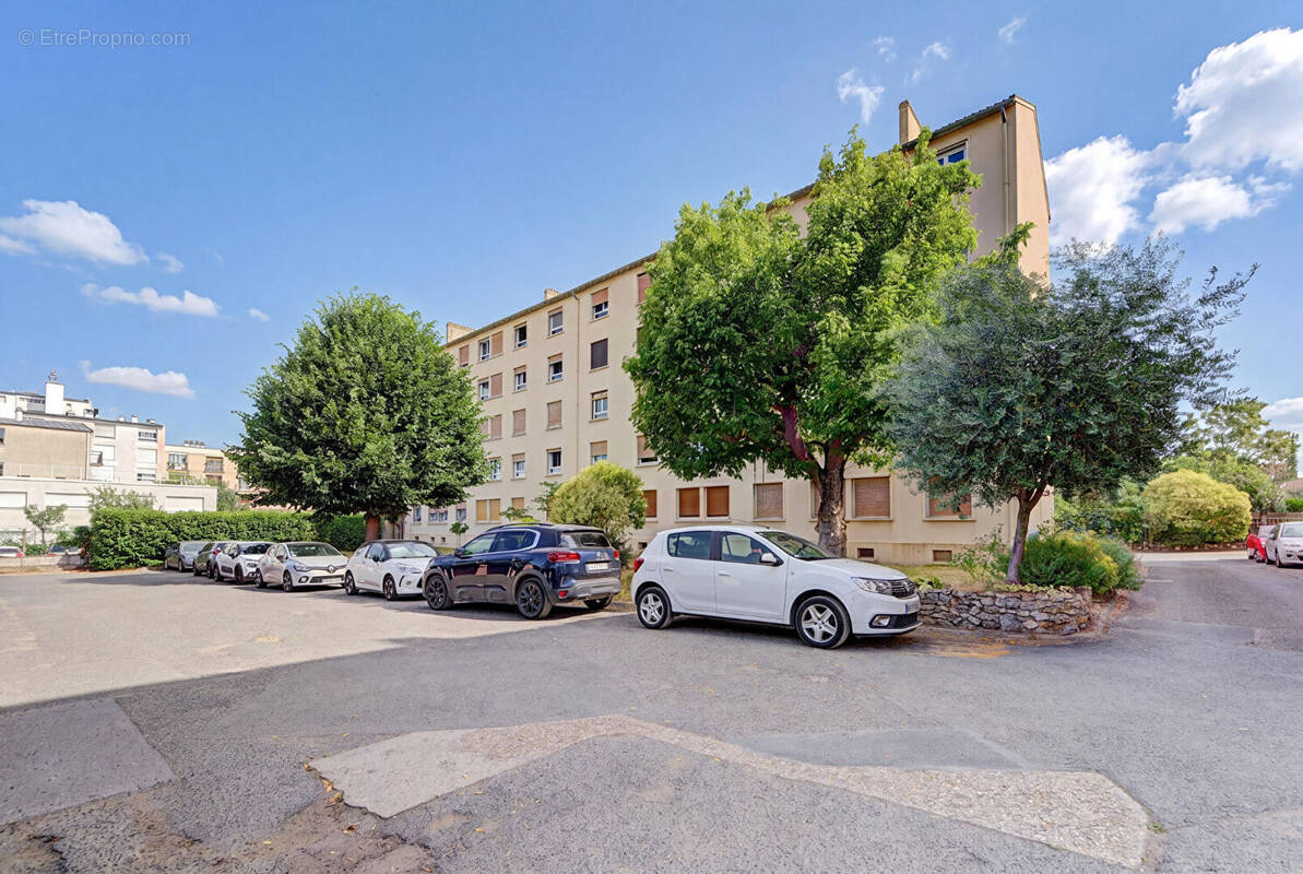 Appartement à SARTROUVILLE