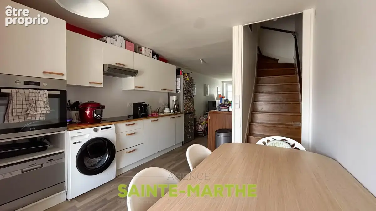 Niort. Maison de ville, 3 chambres, jardin et garage. - photo 2