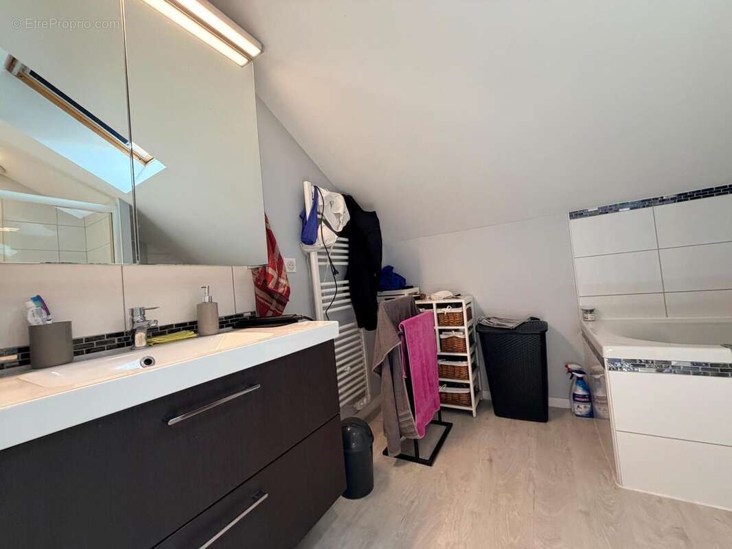 Maison 100 m² à Cusset  - photo 6