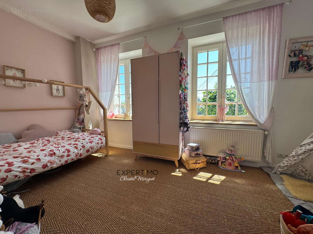 Maison à COUTEVROULT