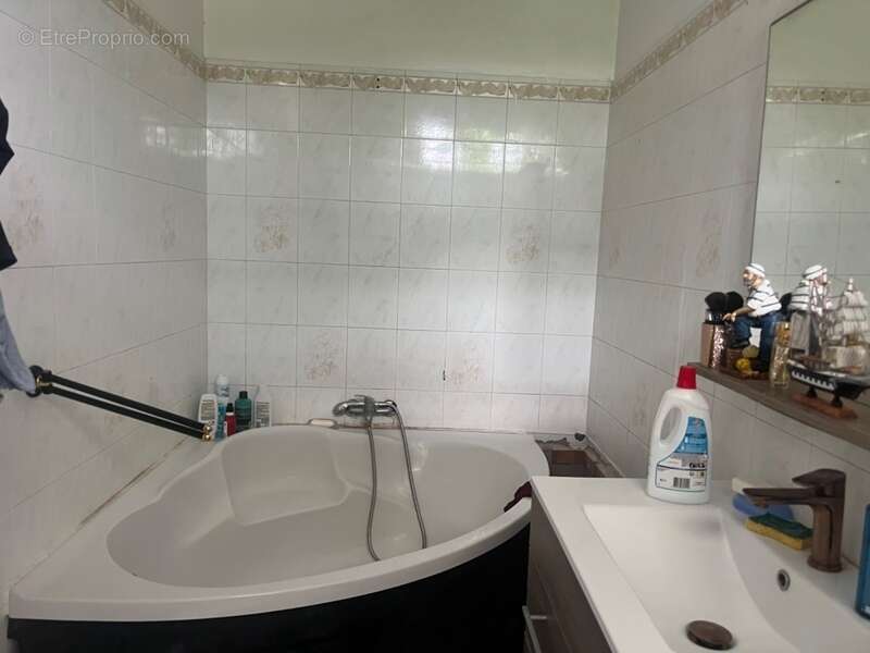 Maison à MONTSINERY-TONNEGRANDE