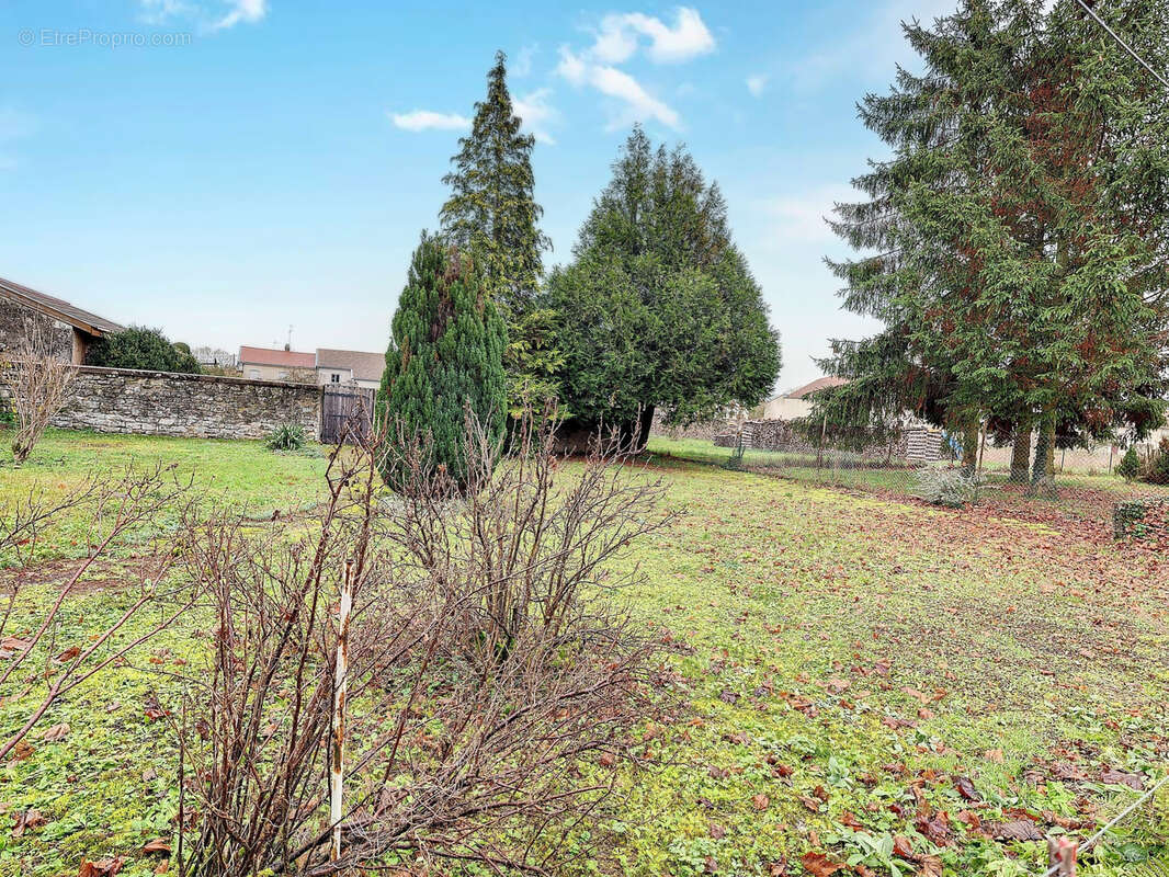 Maison à LES PAROCHES