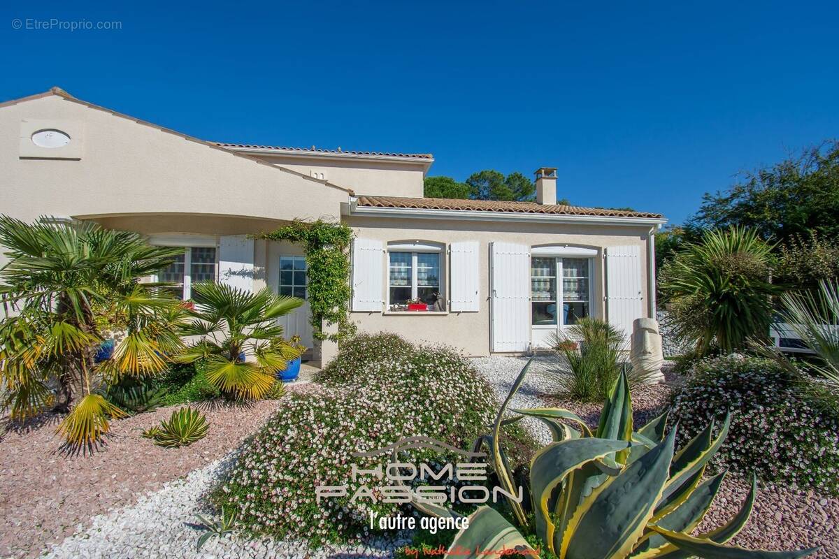 Maison à LES MATHES