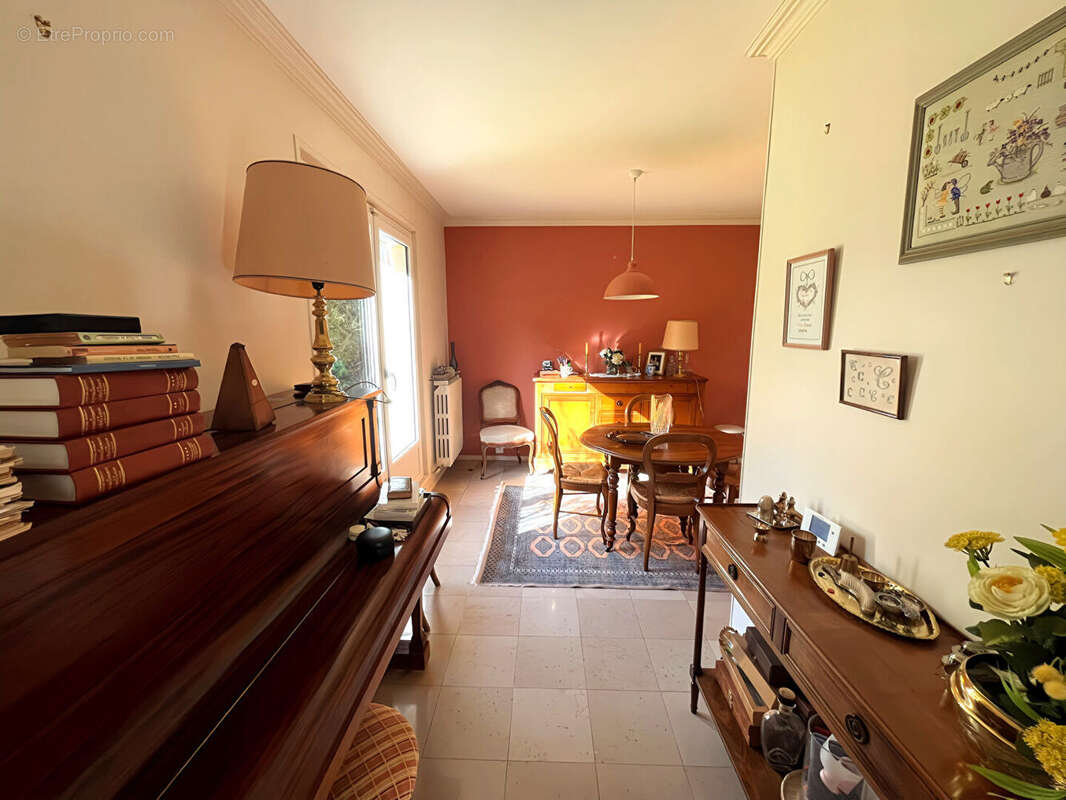 Maison à BUC