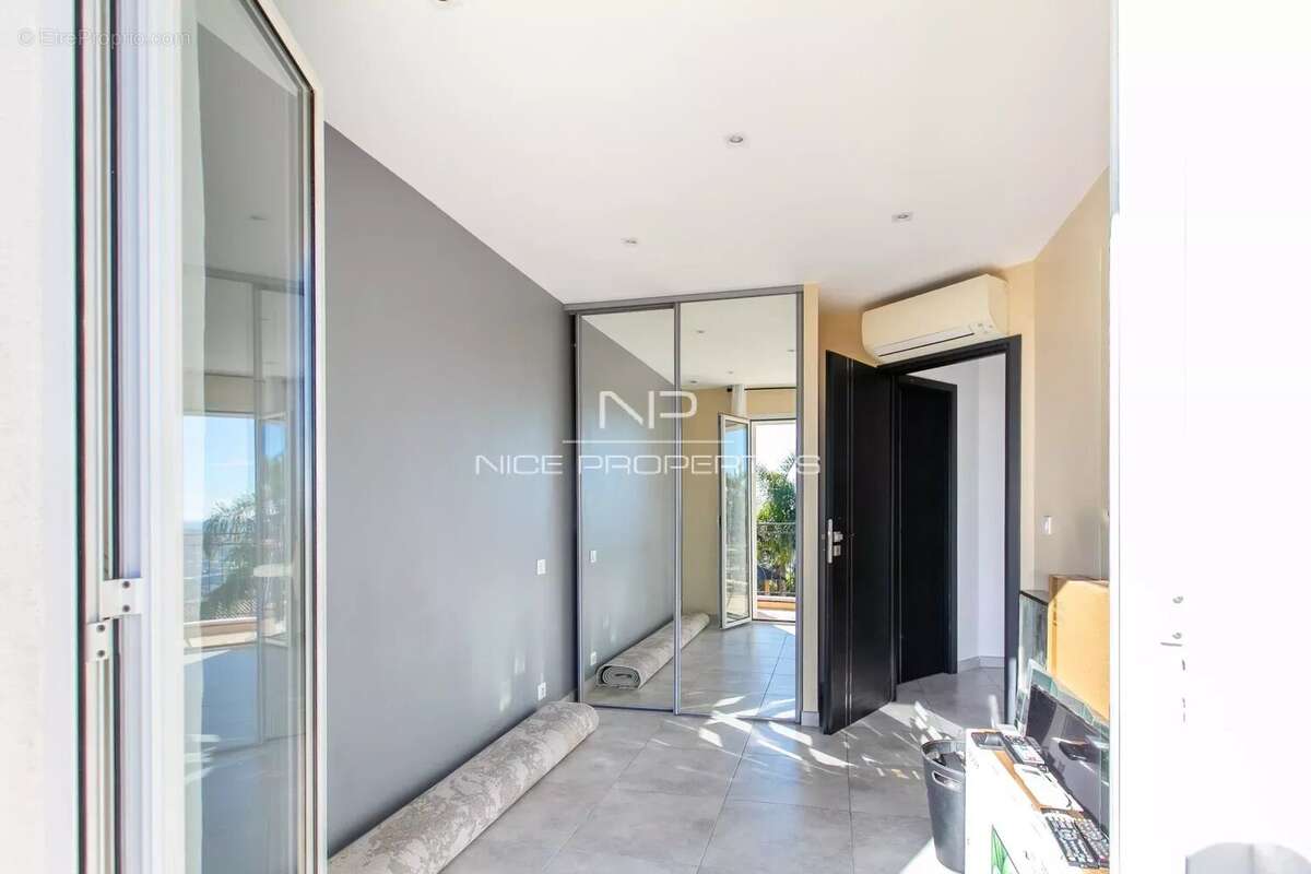 Maison à SAINT-LAURENT-DU-VAR