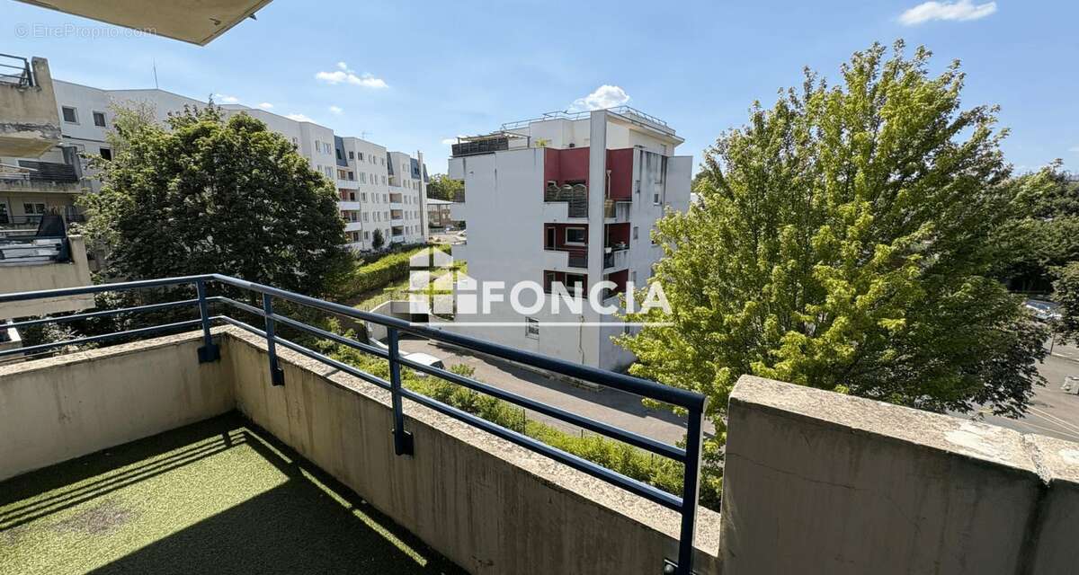 Proche RER - 2 pièces avec balcon et parking - photo 2