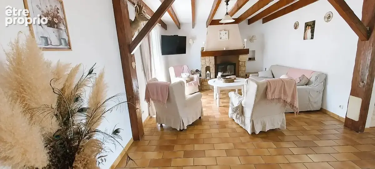 Maison de caractère avec gîte et terrain de 10 447 m² – Proximité du Pont Romain à Gourgé - photo 5