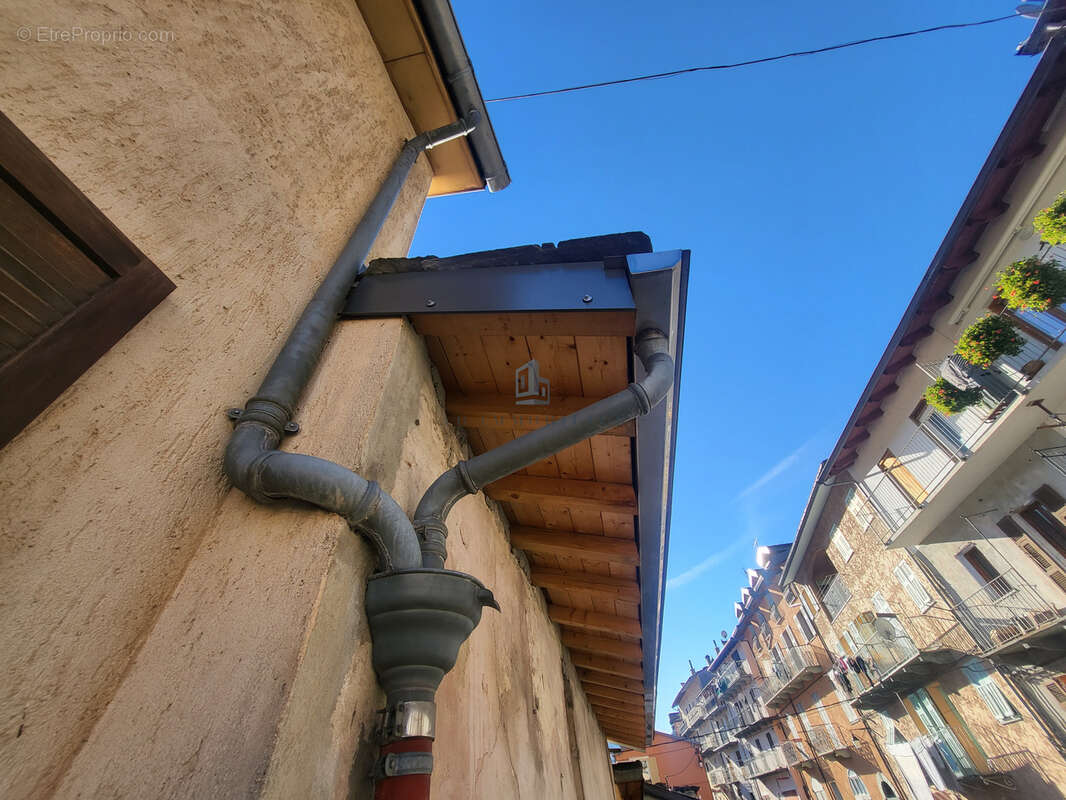 Autre à TENDE