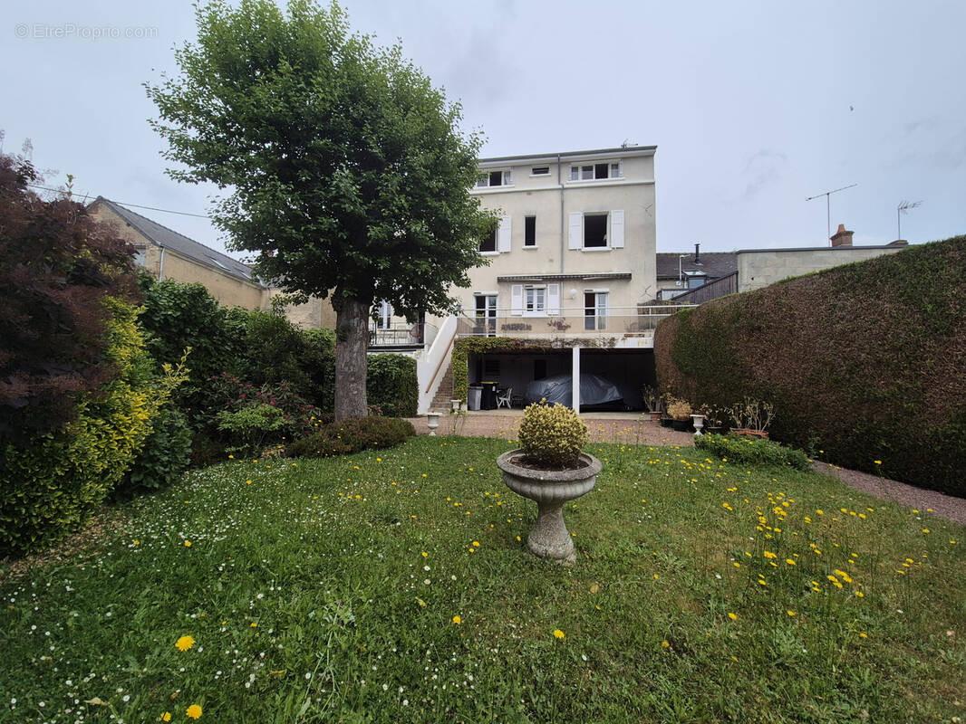 Maison à SABLE-SUR-SARTHE