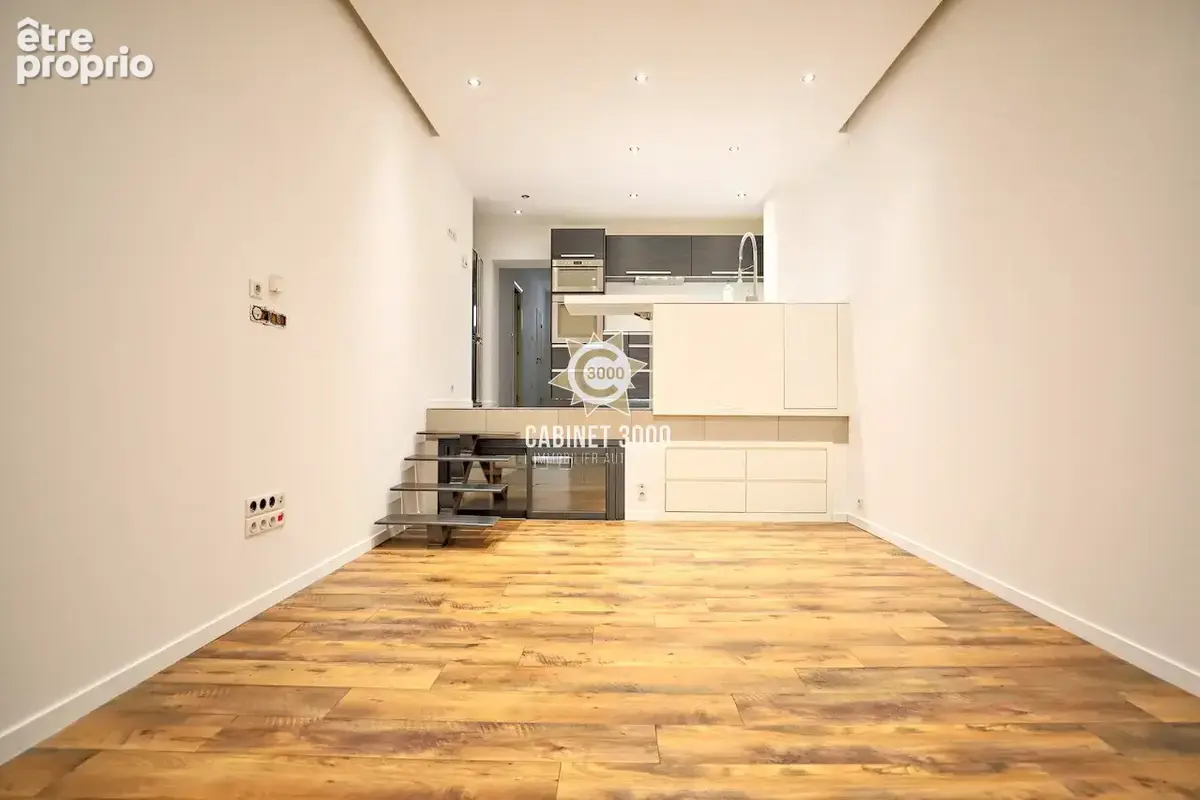 M2325 - TOULON - Le Mourillon - Appartement / Loft T5 - photo 3