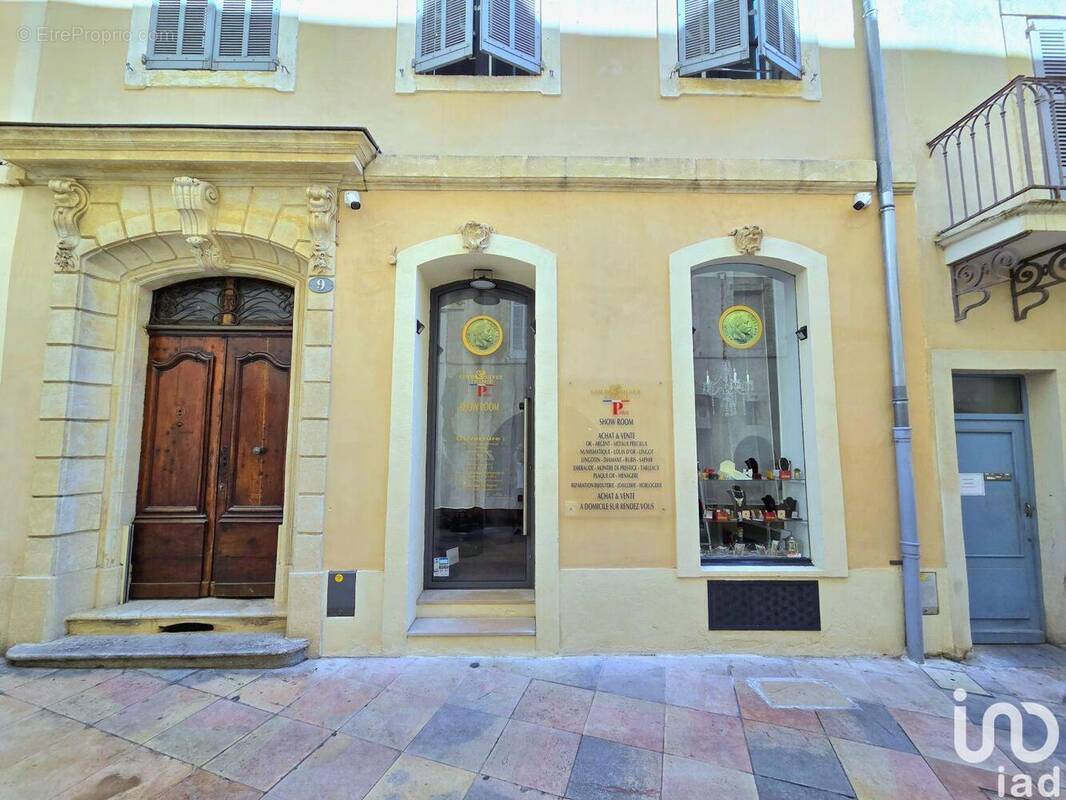 Photo 1 - Commerce à NIMES