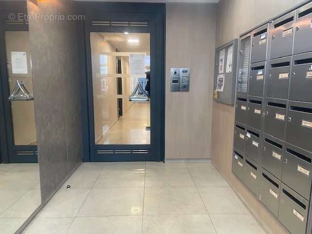 Appartement à LES CLAYES-SOUS-BOIS