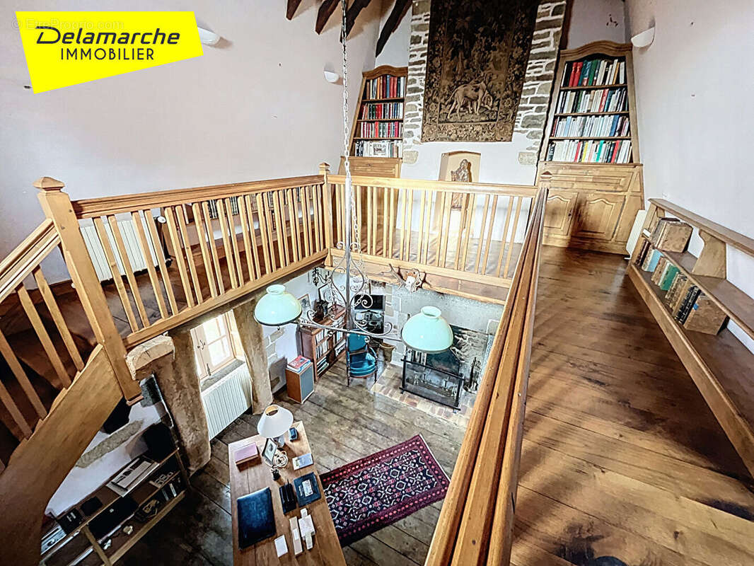 Maison à SAINT-AUBIN-DE-TERREGATTE