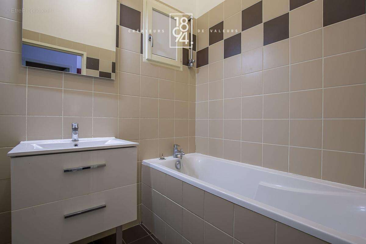 Appartement à MARSEILLE-2E