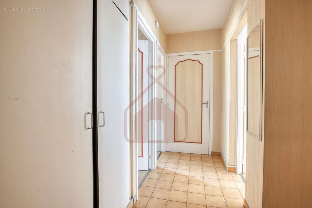 Appartement 67 m² à Villejuif  - photo 2