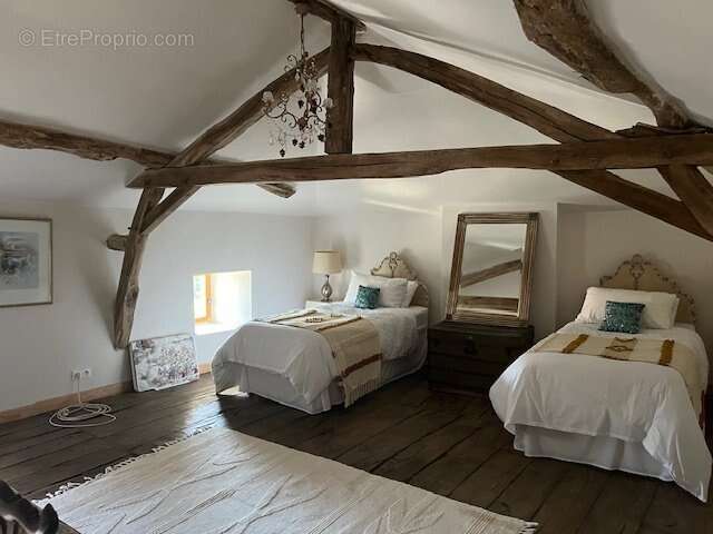 Appartement à ORADOUR-SUR-VAYRES