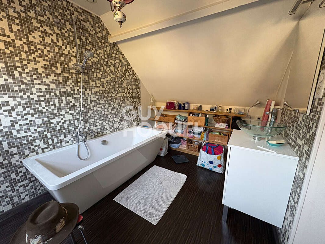 Maison à EZY-SUR-EURE