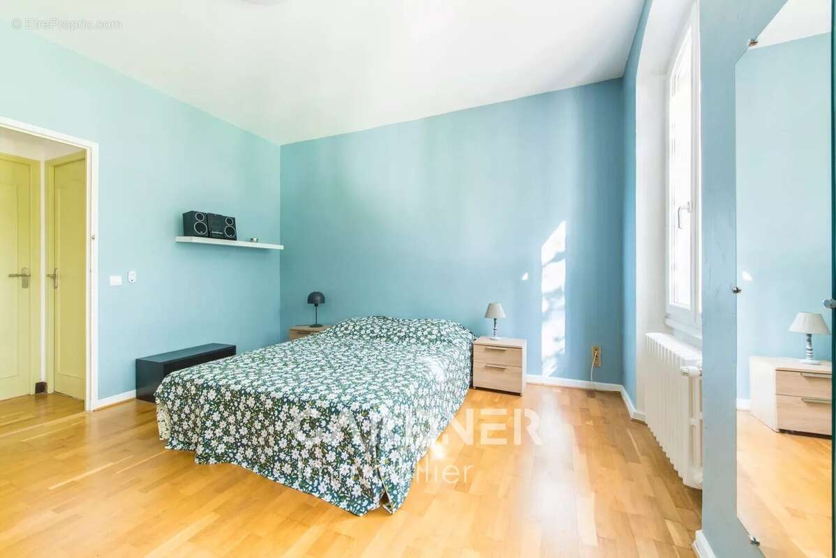Maison de Maitre Type 7 de 220m2 + Dépendance 280m2. - photo 16