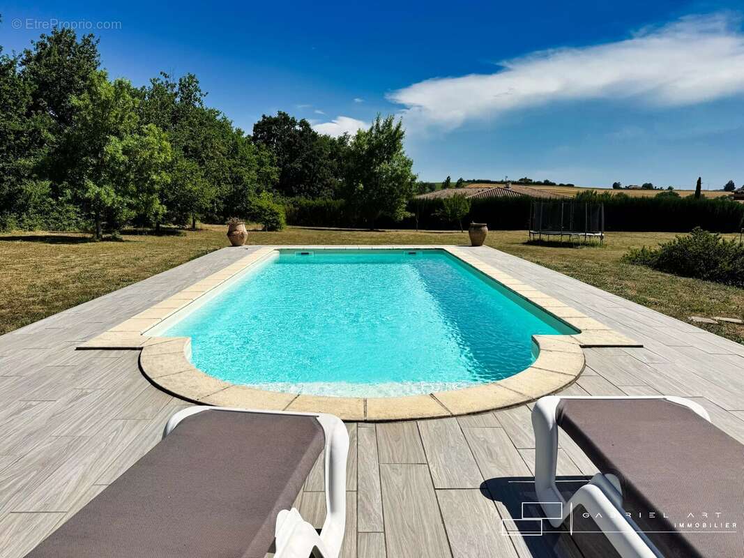 Maison 160 m² à Preignan  - photo 2
