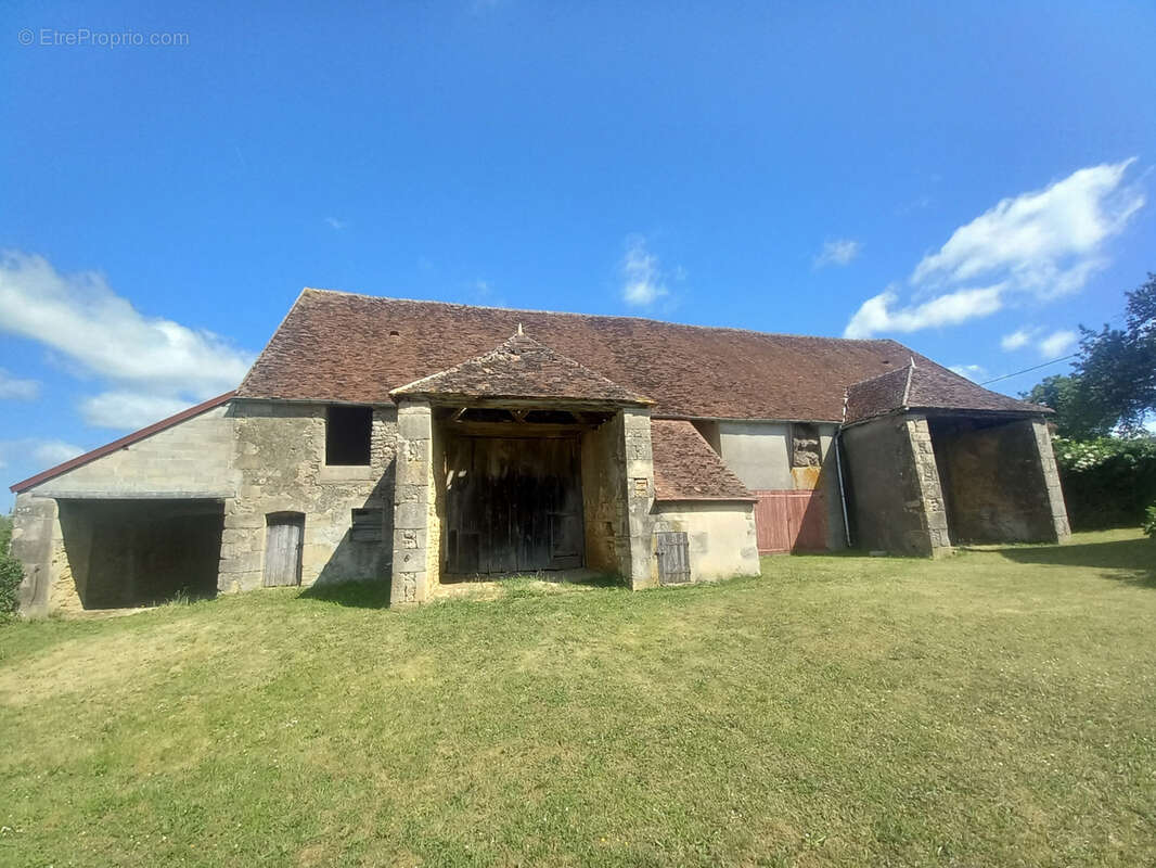 Maison à LURCY-LE-BOURG