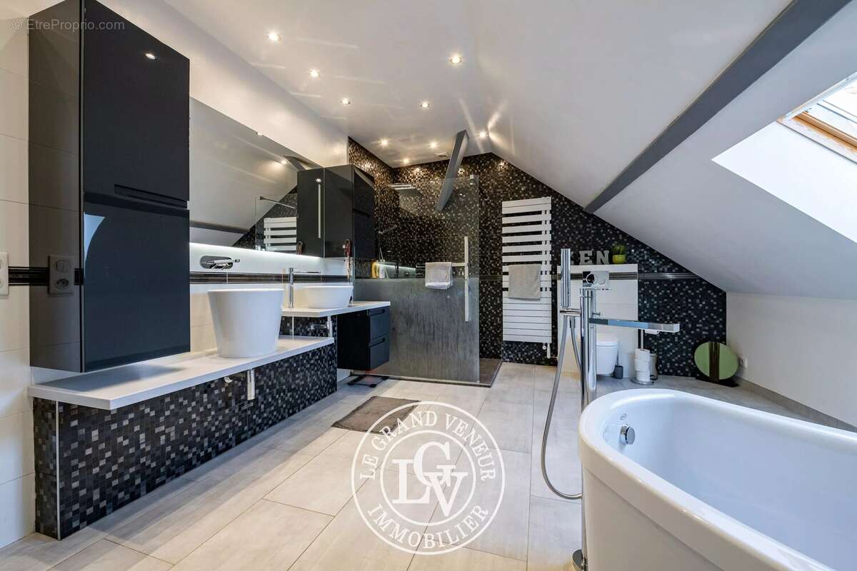 Maison à SAMOIS-SUR-SEINE