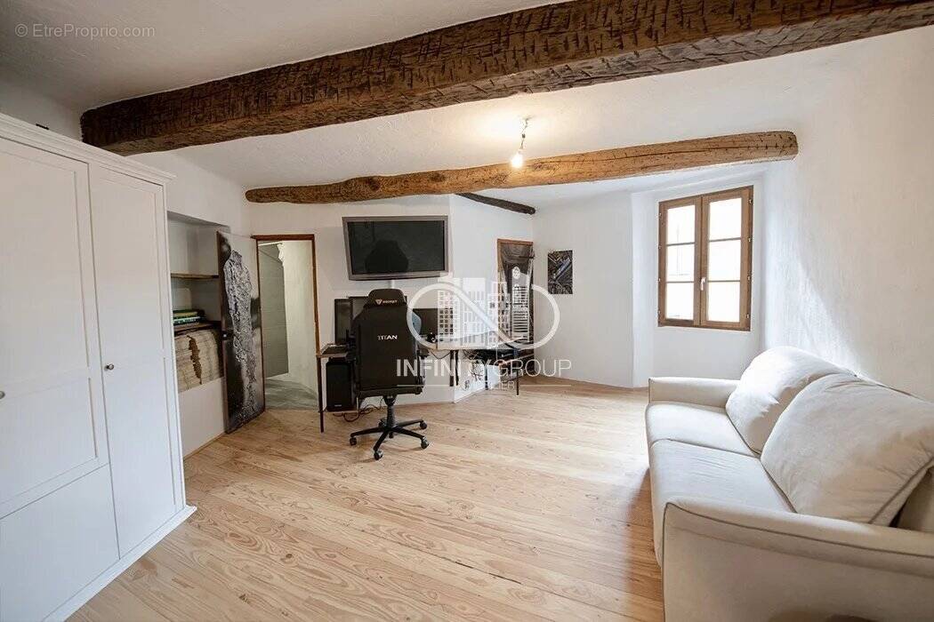 Appartement à VENCE