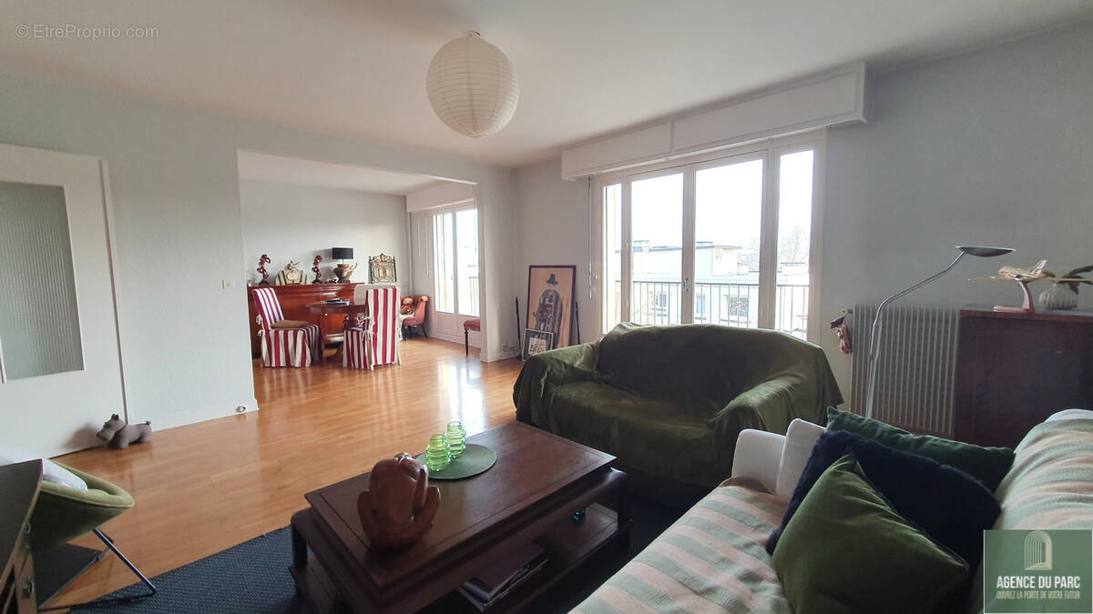 Appartement à VILLE-D'AVRAY