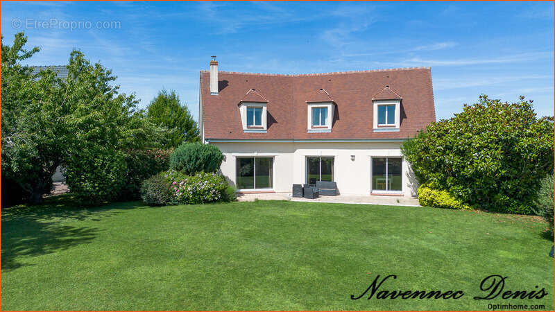 Maison contemporaine Le Neubourg - 7 pièces - 188 m2 hab -1302 m2 de terrain - photo 2