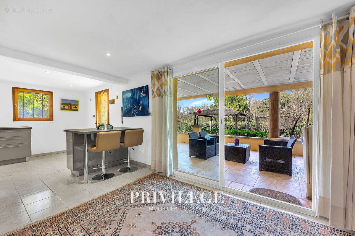 Maison à LES ADRETS-DE-L'ESTEREL