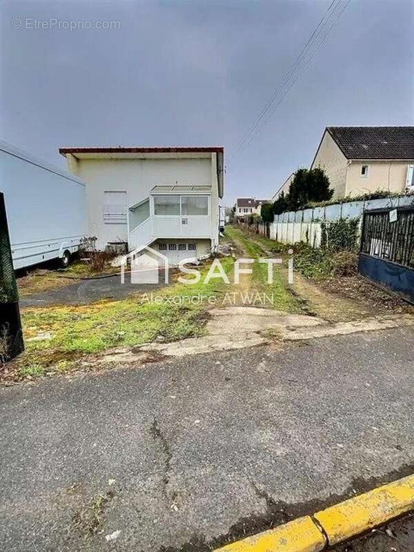 Photo 2 - Terrain à CONFLANS-SAINTE-HONORINE