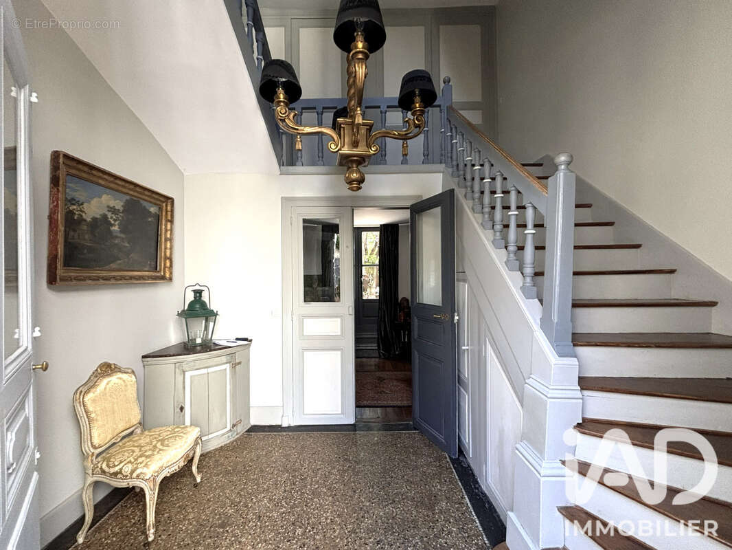 Maison 350 m² à Loches  - photo 8