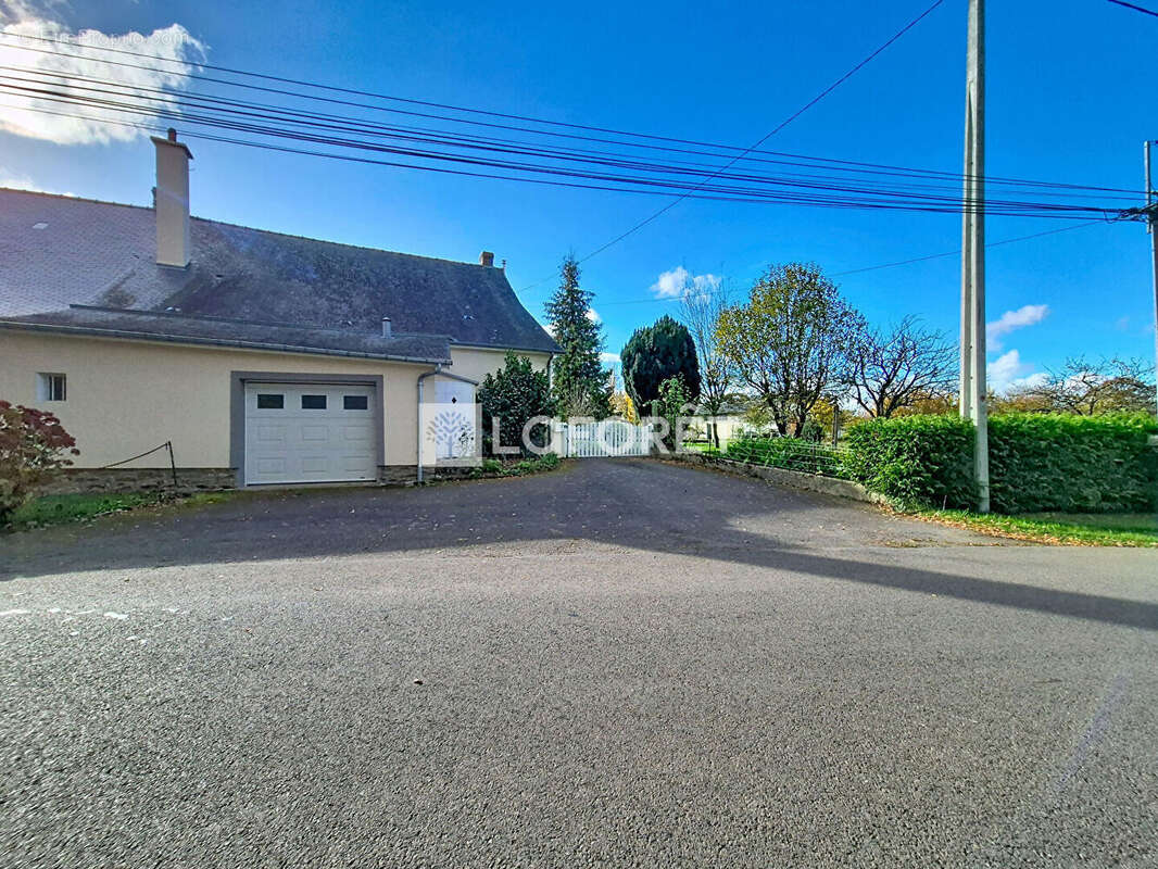 Maison à NOYAL-CHATILLON-SUR-SEICHE