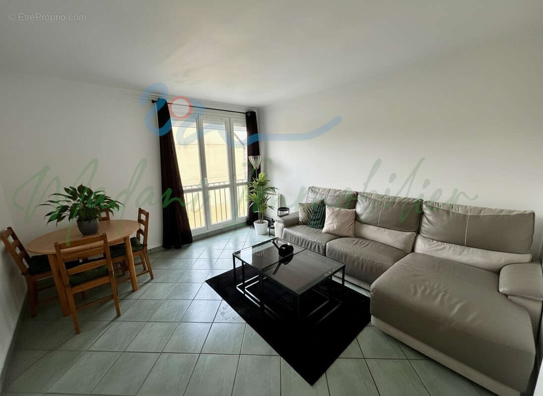 Appartement à ROSNY-SUR-SEINE