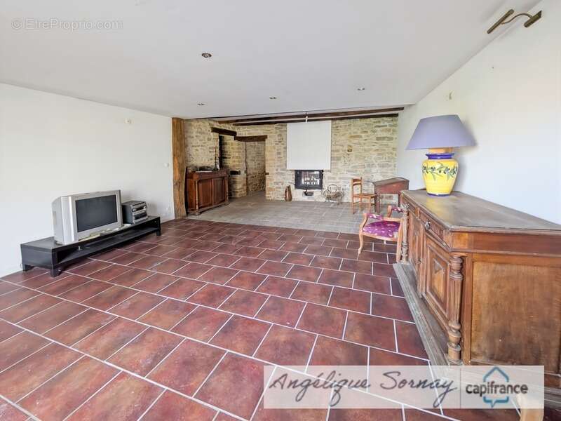 Maison à SAINT-JULIEN