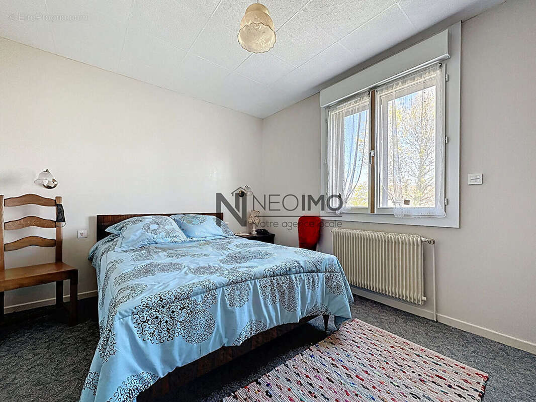 Maison à NEUFCHATEAU