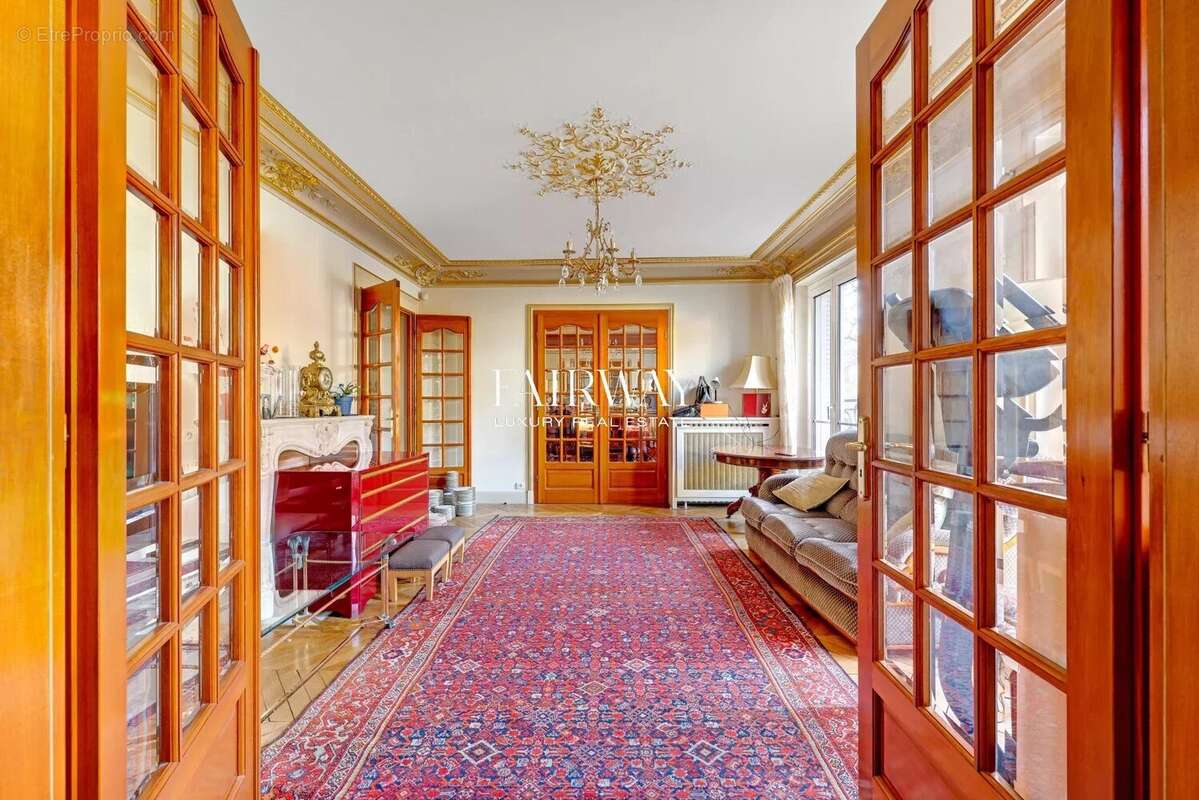 Appartement à PARIS-17E