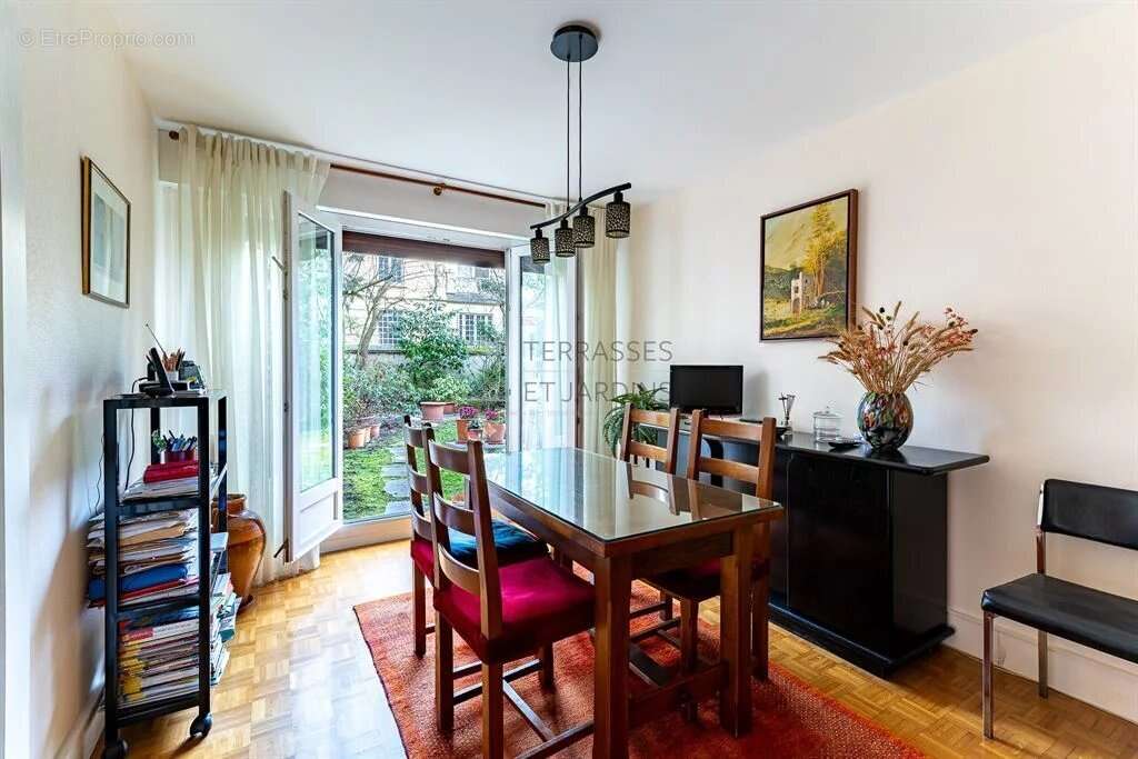 Appartement à NOGENT-SUR-MARNE