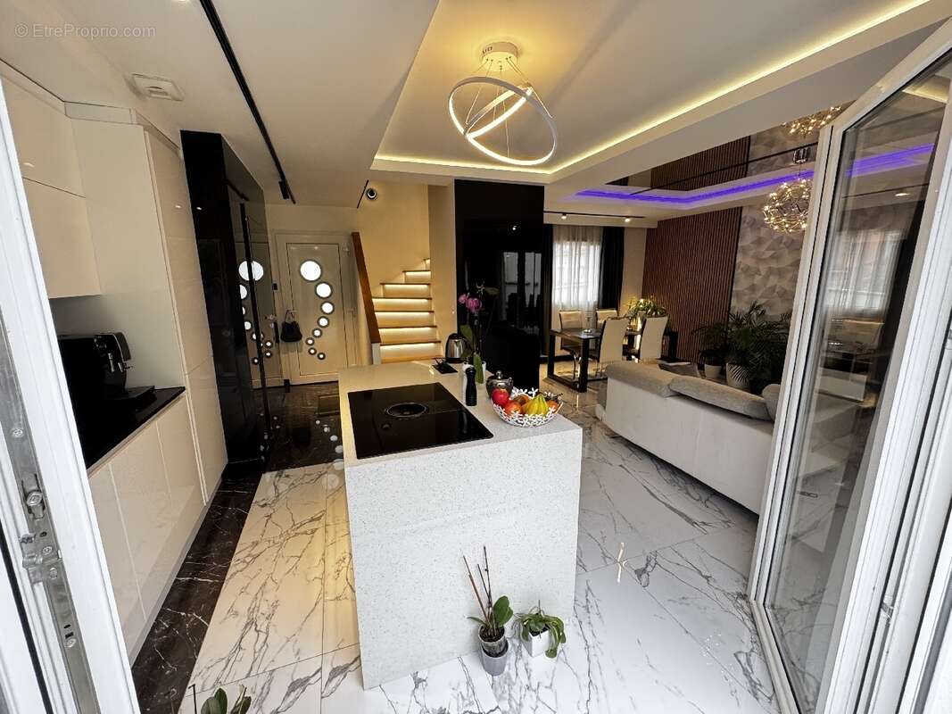 Maison à CHAMPIGNY-SUR-MARNE