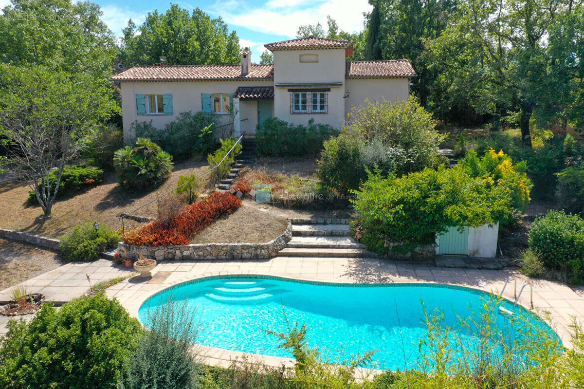 Maison à SAINT-CEZAIRE-SUR-SIAGNE