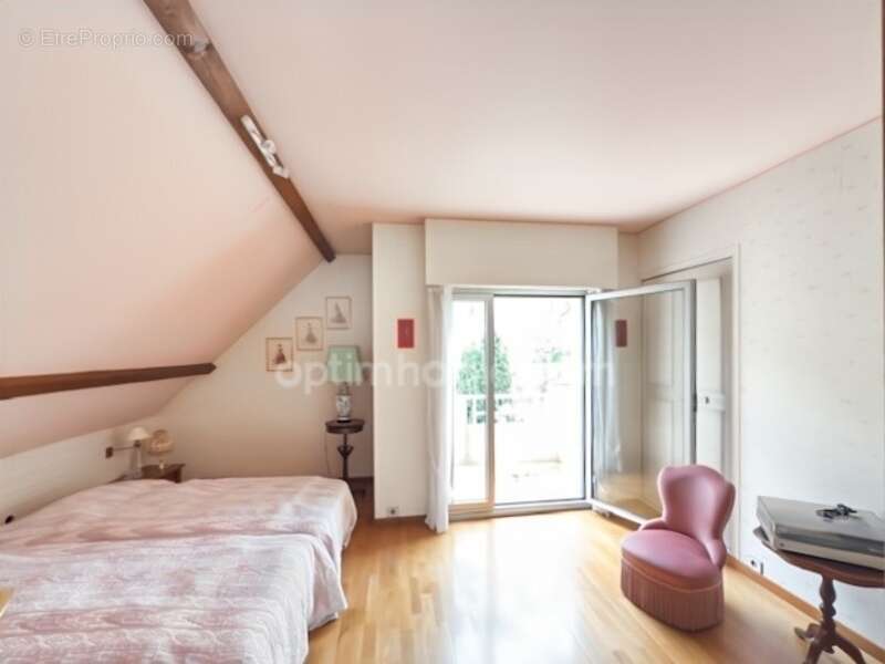 Maison à SAINT-CYR-SOUS-DOURDAN