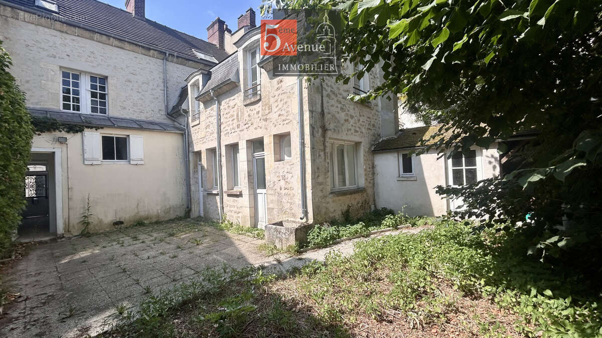 Maison en pierre rénovée avec jardin au cœur de Chantilly - photo 9