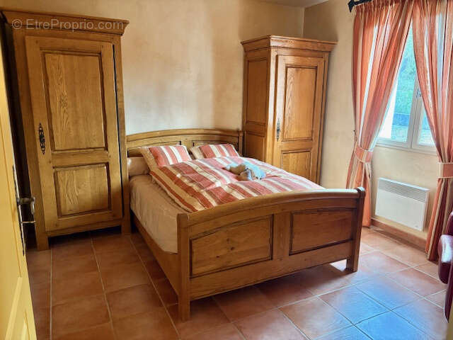 Maison à BESSE-SUR-ISSOLE