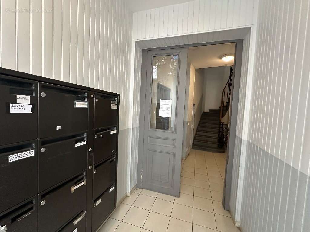 Appartement à COURBEVOIE