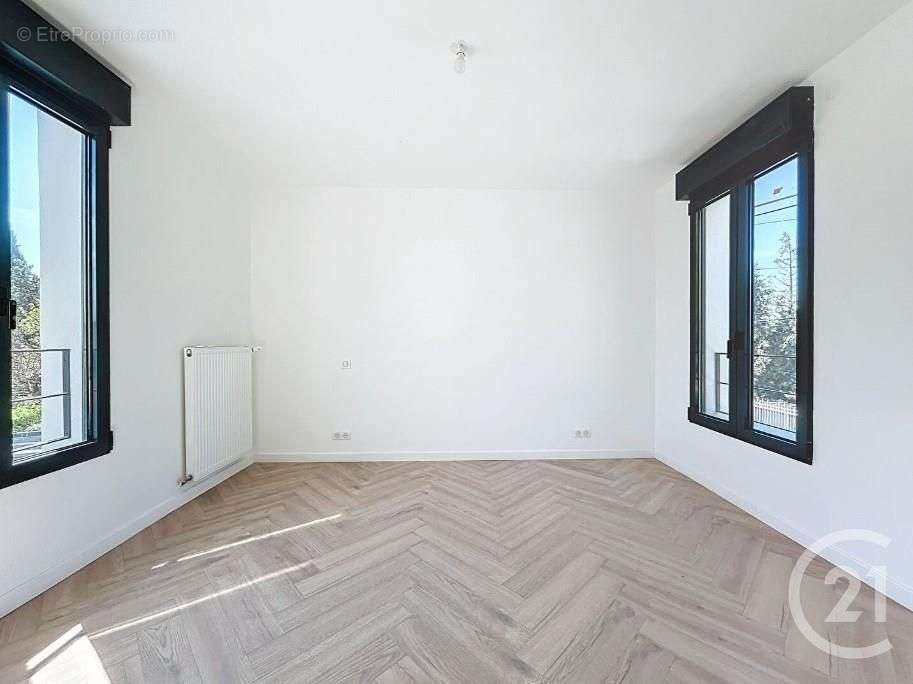 Maison à SAINT-MAUR-DES-FOSSES