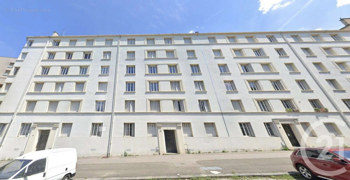 Parking à LYON-3E