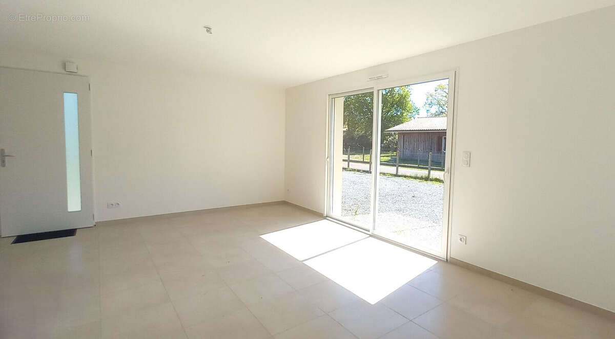 Maison à GRAYAN-ET-L'HOPITAL