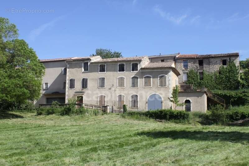 Dpt Vaucluse (84), à vendre SAIGNON Château Historique à Rénover - photo 2
