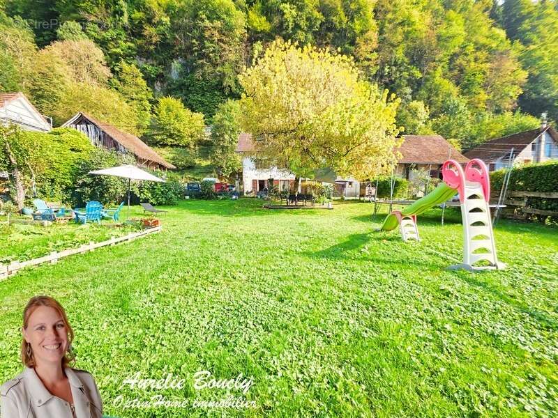 Maison à ENTRE-DEUX-GUIERS